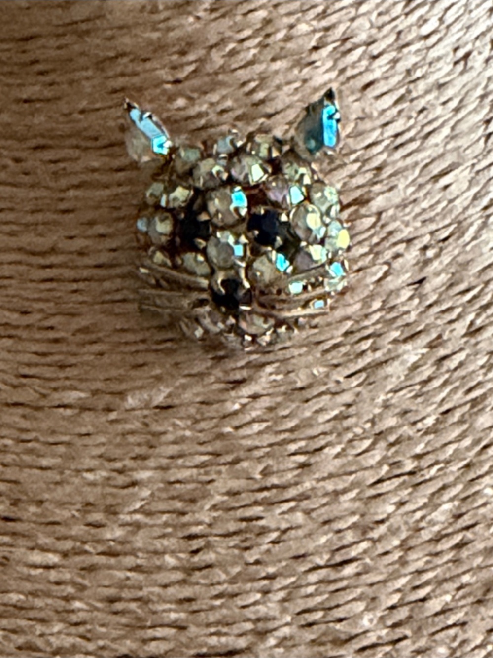 Vintage cat brooch aurora borealis rhinestone with marquis rhinestone ears - Picture 4 of 7